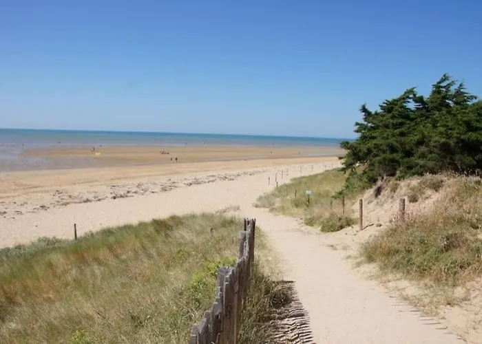 Comme Chez Vous, Ailleurs Et Proche De L'ocean Holiday home *