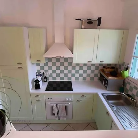 Comme Chez Vous, Ailleurs Et Proche De L'océan